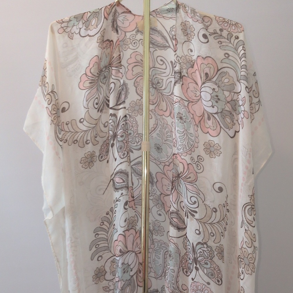 NWT Riah Fashion Kimono Women One Size Cream Pink Floral Butterfly Tassel Boho - Picture 8 of 13